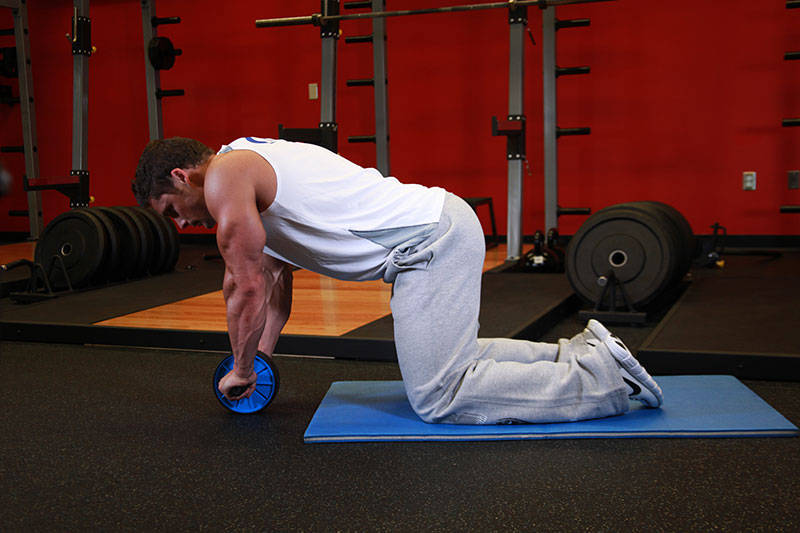 Rueda abdominal — ejecución del ejercicio